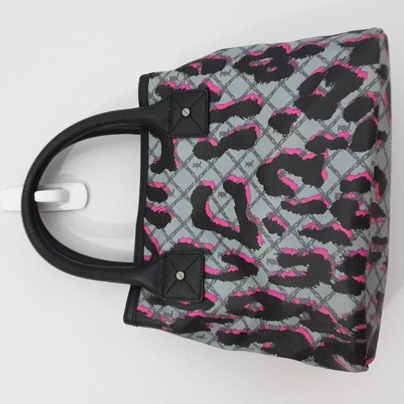 LAMB Gwen Stefani Graffiti Leopard - Picture 2 of 8